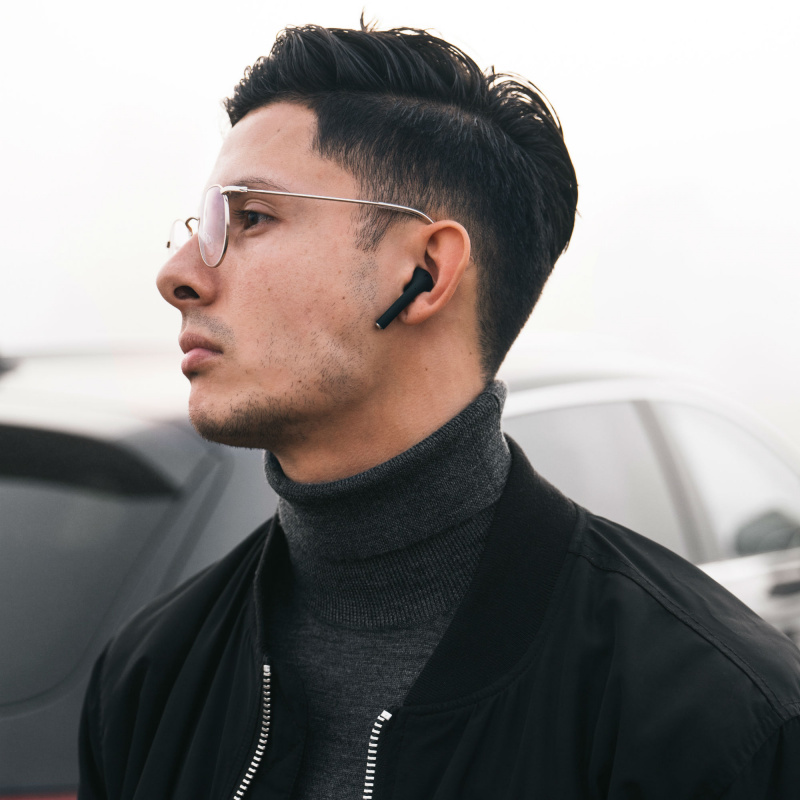 BALR. x Apple AirPods Lifestyle BALR. x Apple AirPods Lifestyle