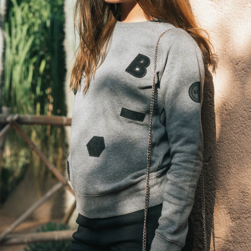 Women Patch Crew Neck Grey Lifestyle Women Patch Crew Neck Grey Lifestyle
