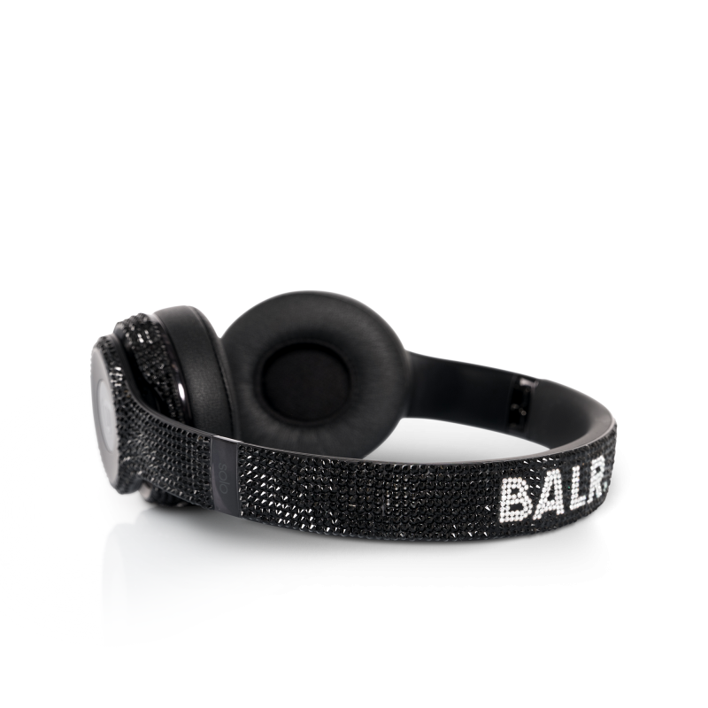 BALR. x Beats Solo3 Wireless details BALR. x Beats Solo3 Wireless details